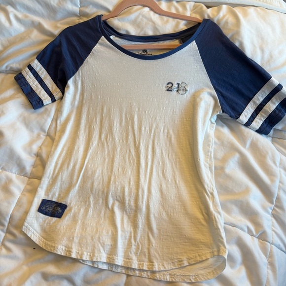 Walt Disney World 2018 Embroidered Raglan Blue and White T-Shirt size Small - Picture 7 of 17